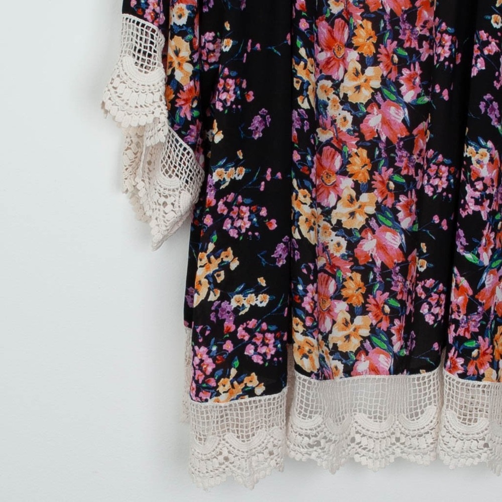 Umgee Black Floral Lace Trim Kimono Cardigan Duster Womens Size S/M Cottagecore - Picture 10 of 10